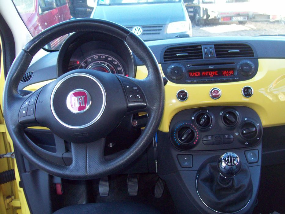 FIAT 500 1,4/6 biegowy/stan b.dobry /klimatyzacja