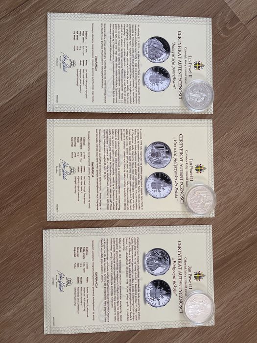 Medale Jan Paweł II 3 sztuki certyfikaty