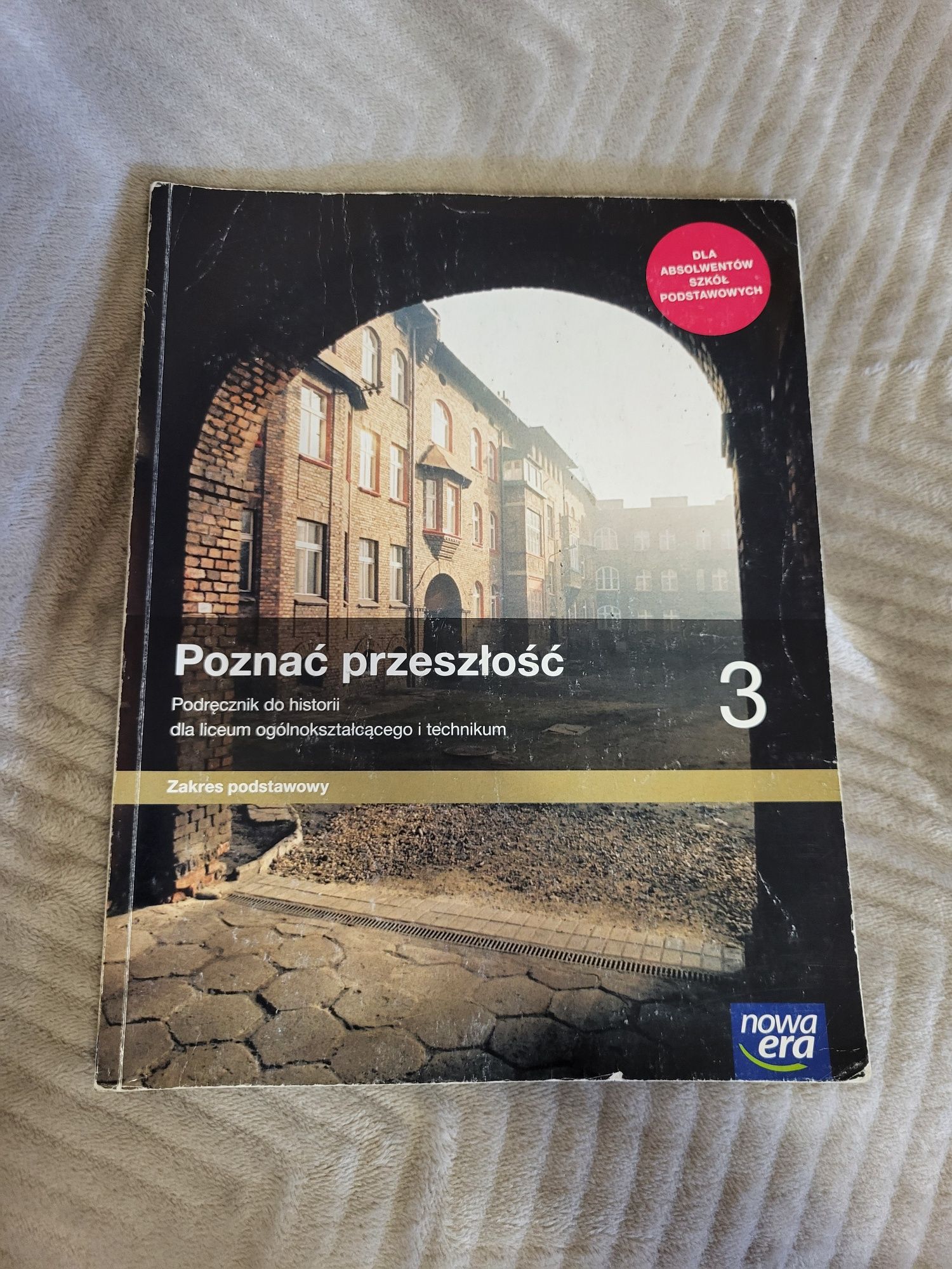 podręcznik "poznać przeszłość 3"