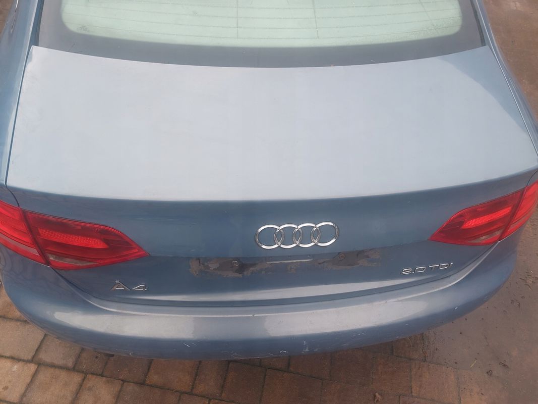 Audi A4 B8 Klapa Tył Bagażnika Lx5x 08-11r Sedan