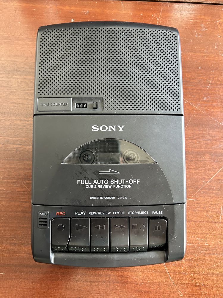 Gravador e leitor de cassettes Sony TCM 939