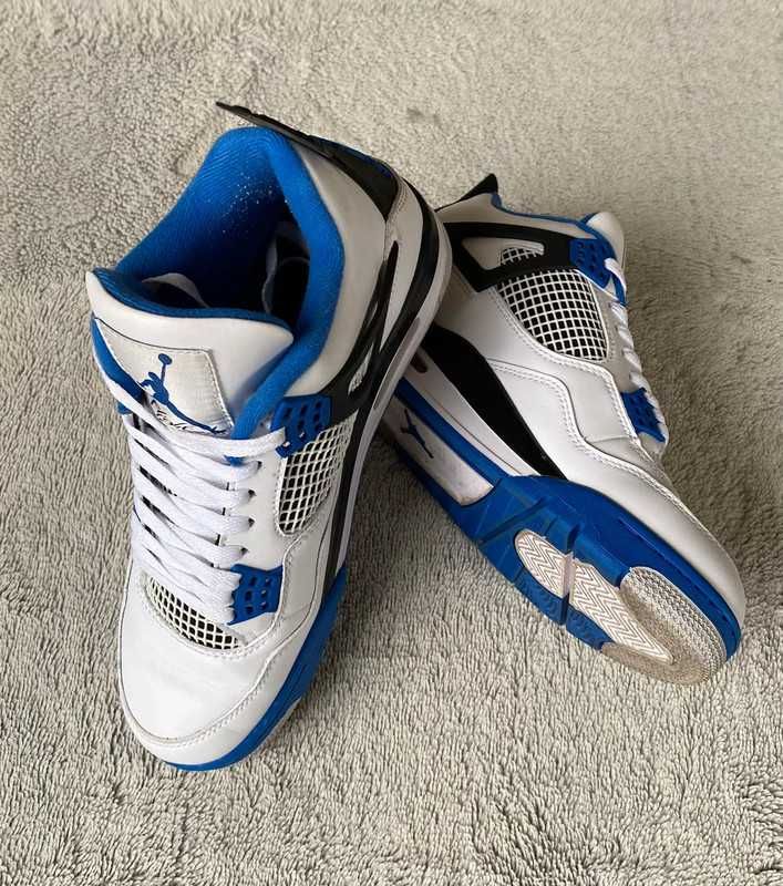 Jordan 4 Retro Motorsports R.43