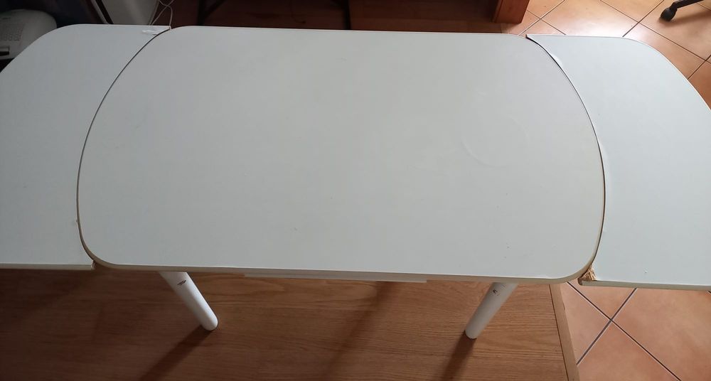 Mesa de cozinha branca