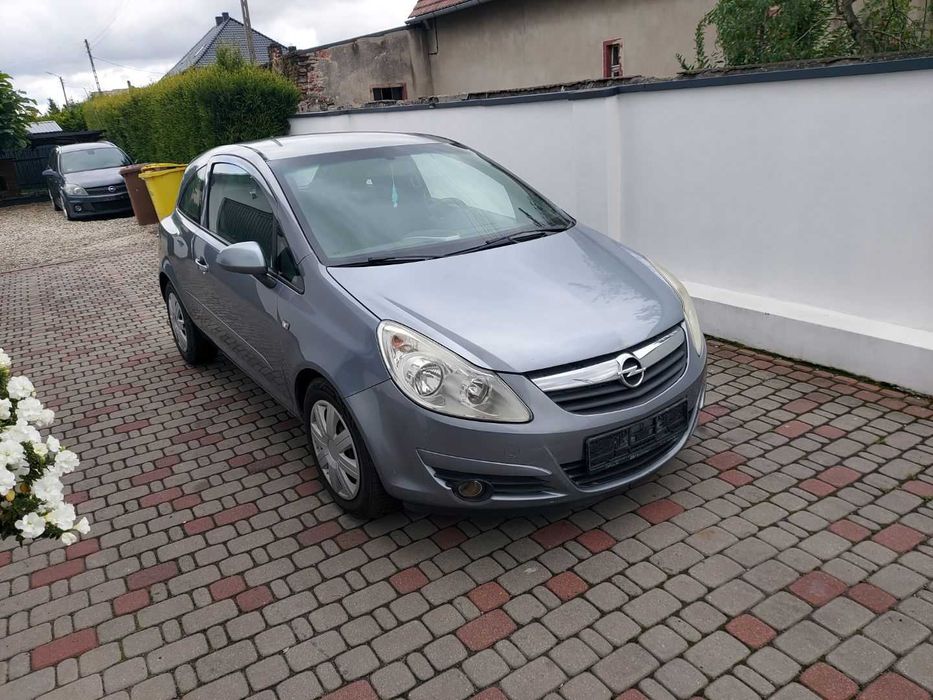 opel corsa 1.2i/klima/po oplatach
