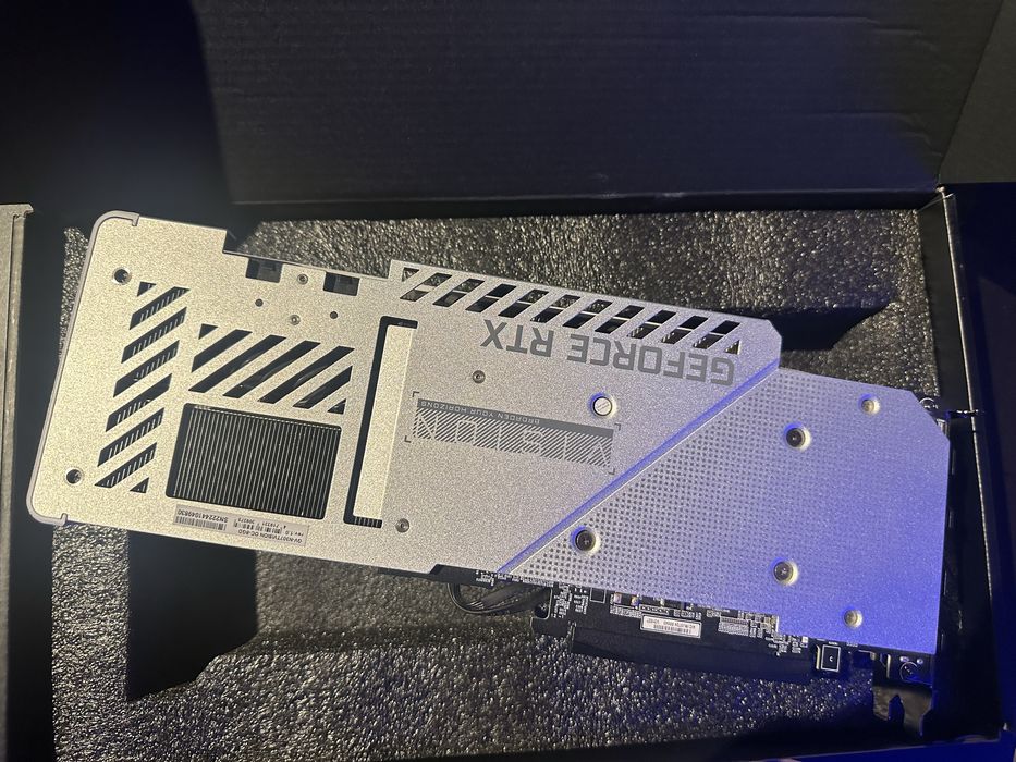 Karta graficzna RTX 3070 Ti OC wersja VISION (biala)