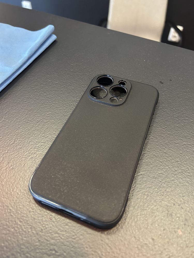 Iphone 15 PRO com capa e pelicula