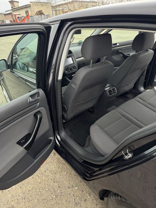 Volkswagen Golf 5 • 2004 рік • АКПП