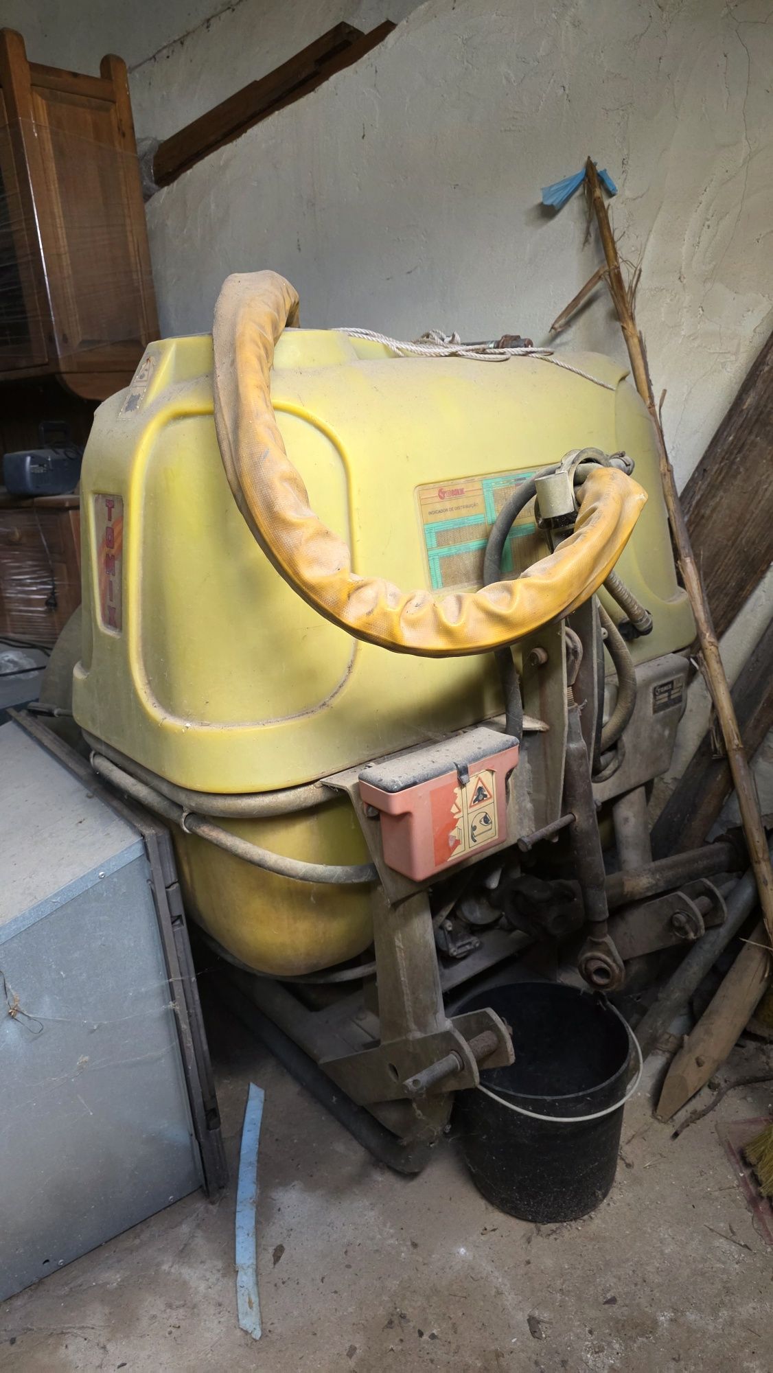 Pulverizador/atomizador tomix 400 litros com turbina