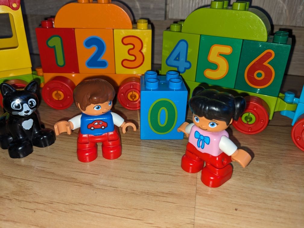 Lego Duplo pociąg z cyferkami