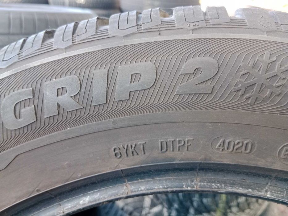 Opona używana zimowa 215/60R17 Semperit Master Grip 2 1szt.