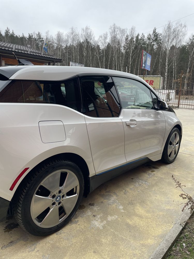 Продам BMW I3