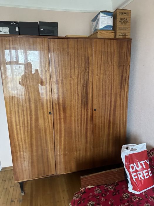 Шафа, стінка, диван, крісло, шафа у прихожу