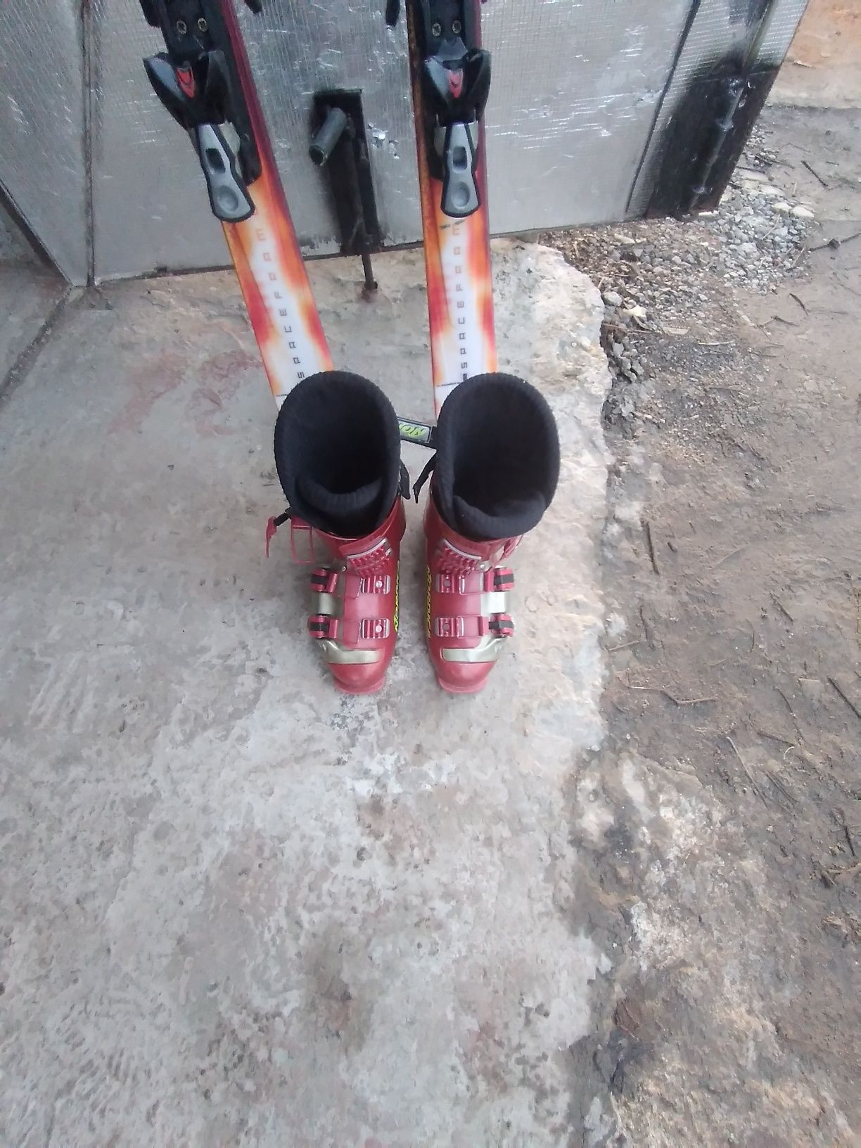 Ботинки лыжные .нордика