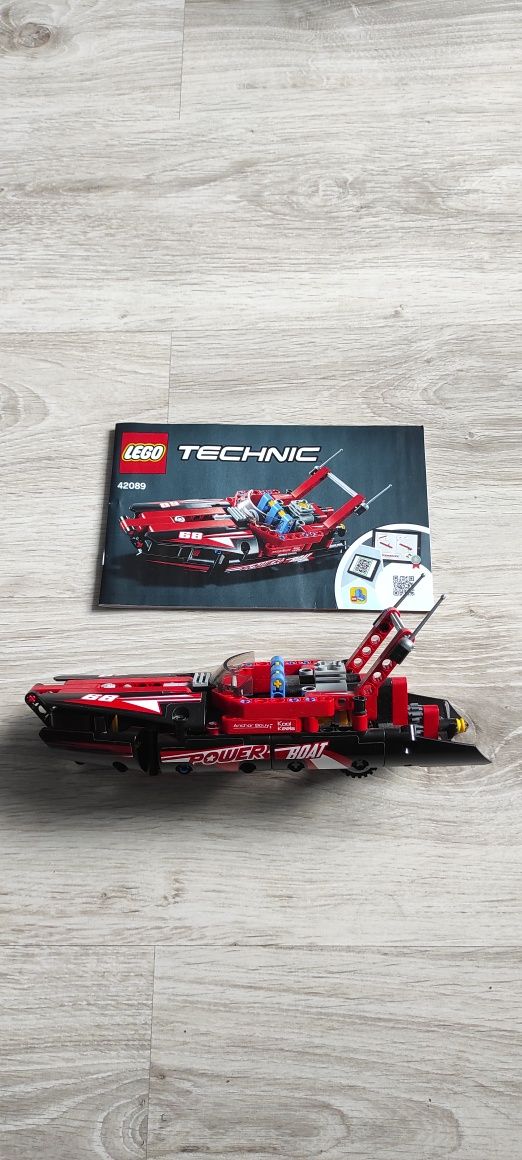 LEGO technic 42089 Motorówka