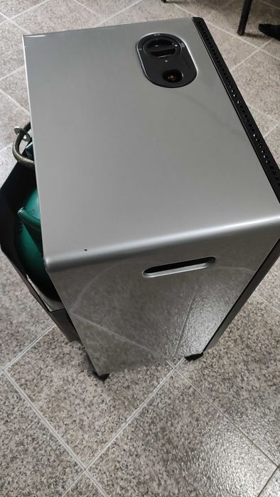 Aquecedor a gás marca JFQ