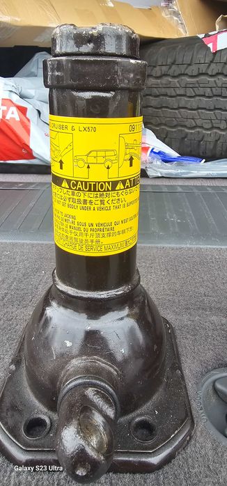 НОВИЙ! Домкрат тойота ленд крузер 200