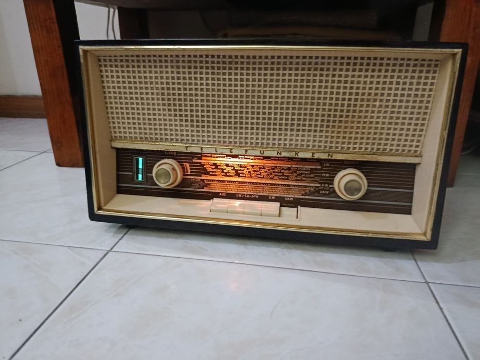 Radio a válvulas Telefunken Jubilate 1261