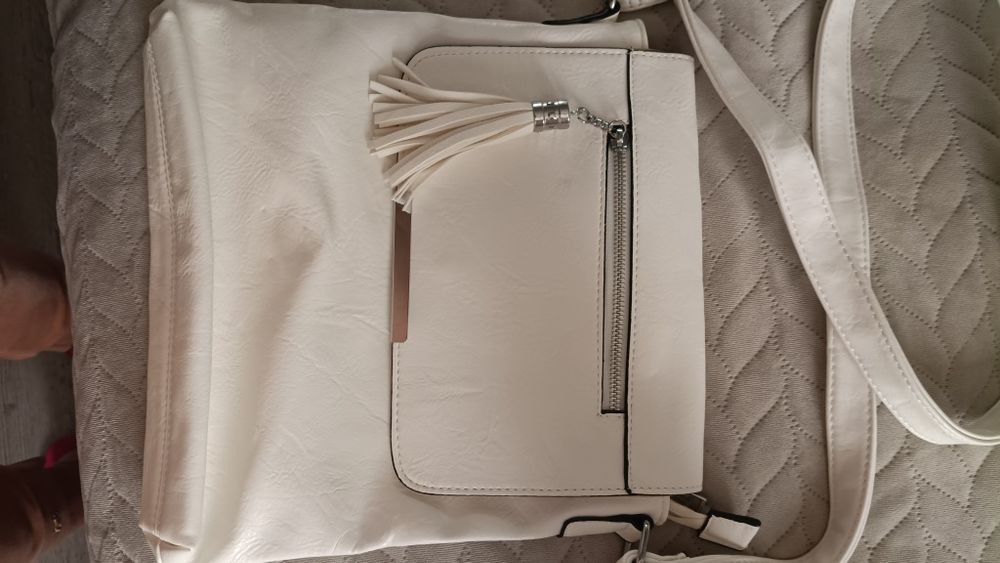 Sprzedam torebkę damska. Mała listonoszka