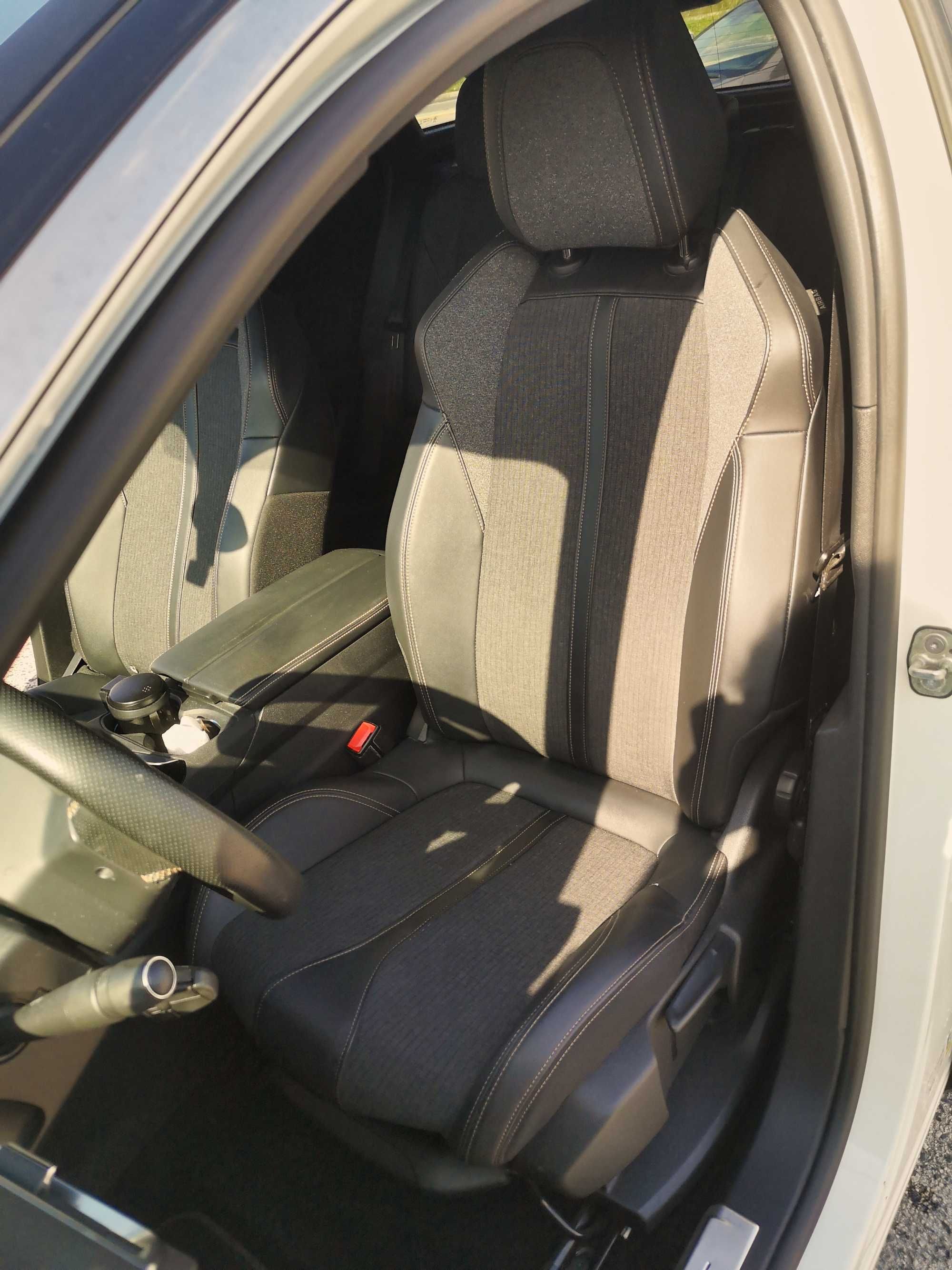 Oportunidade ! Peugeot 3008 GT Line (top da Linha) com Teto solar