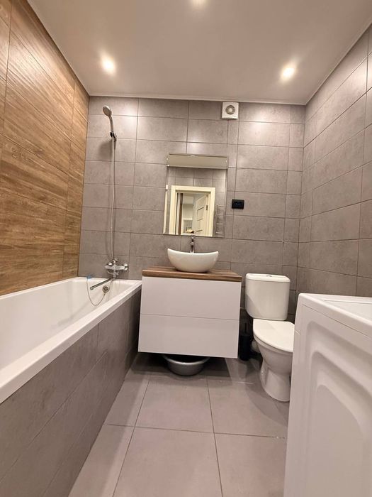 Продаж квартири з ремонтом в заселеній новобудові