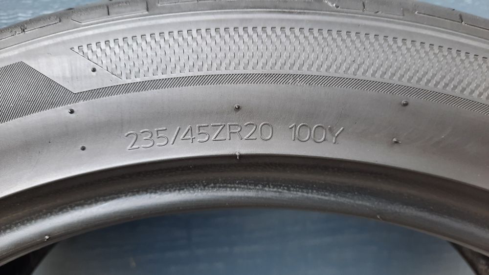 Hankook 235/45 ZR20 Ventus 2021