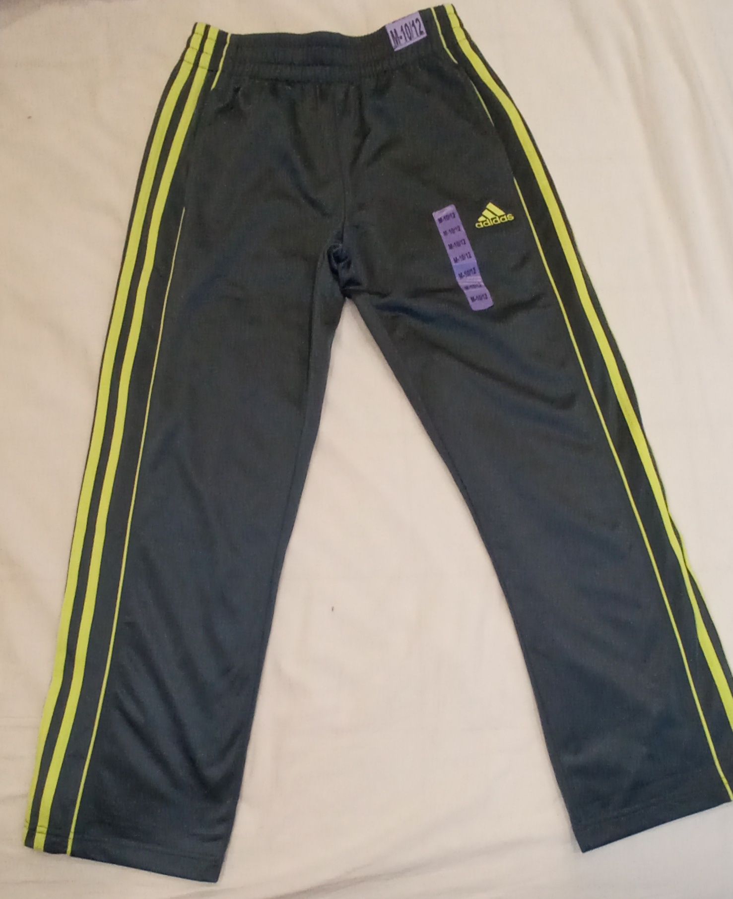 Nowe spodnie dresowe Adidas