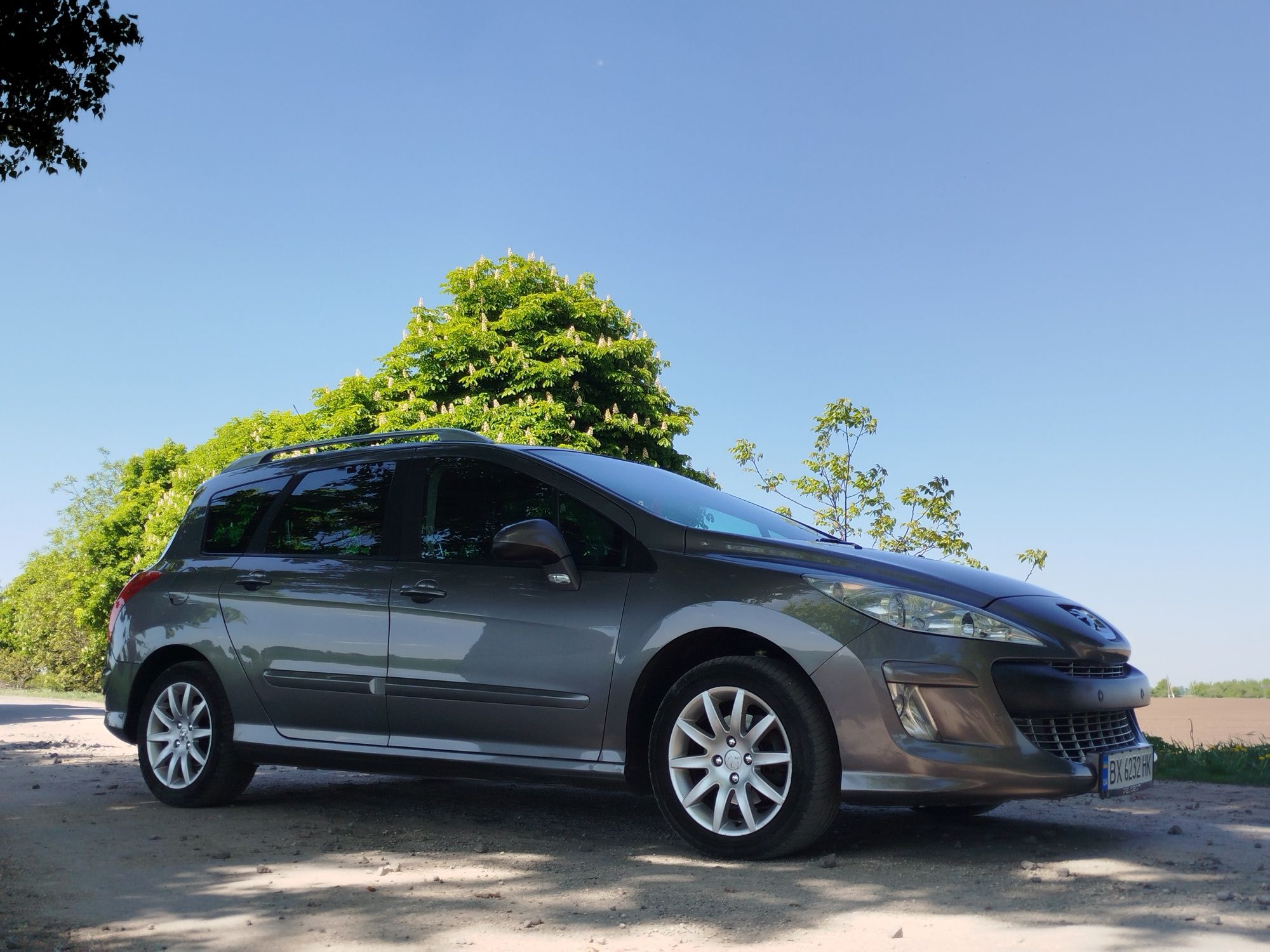 Peugeot 308 1.6бензин.