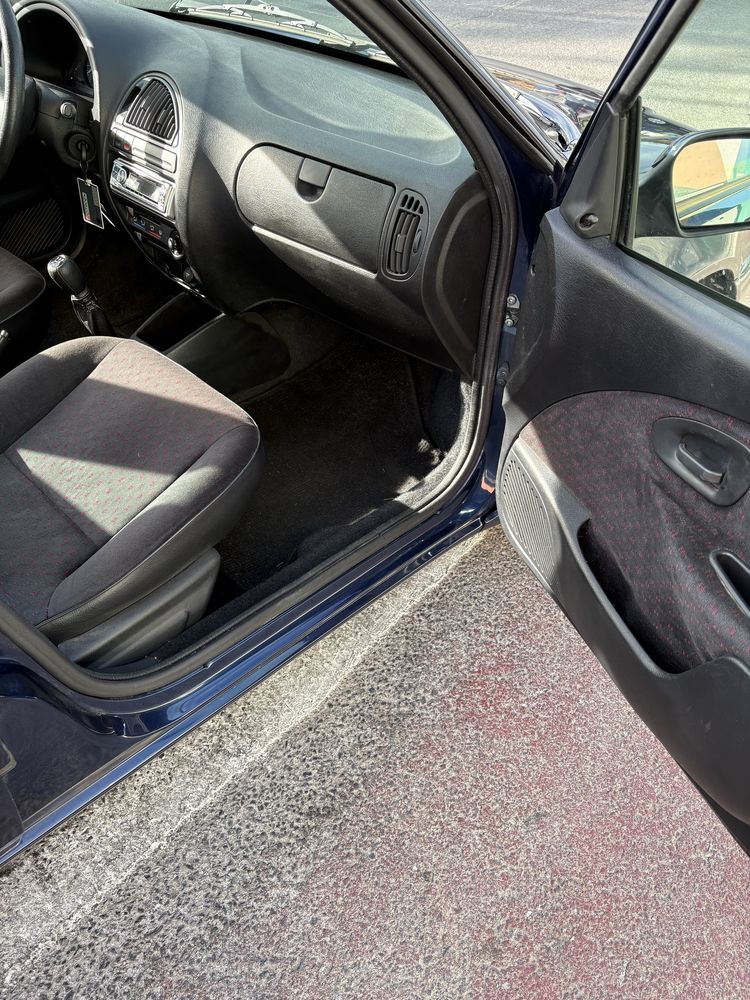 Citroen saxo 1.1 c/ pouquíssimos kms.