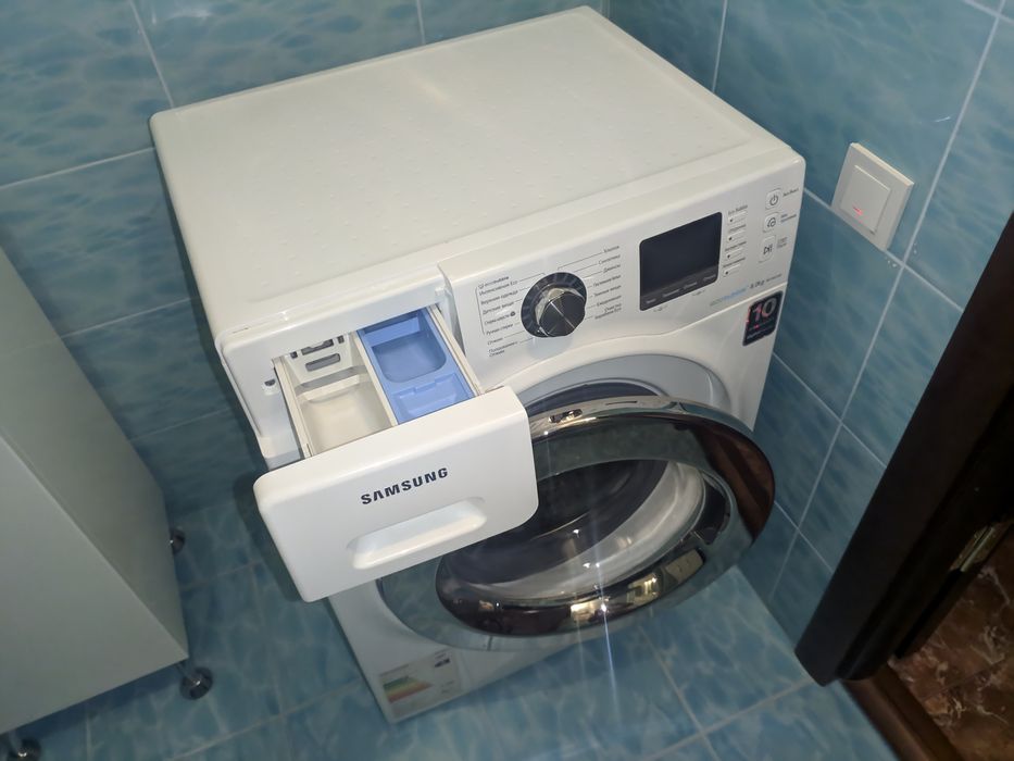Продам стиральную машину Samsung WF1802 XEK