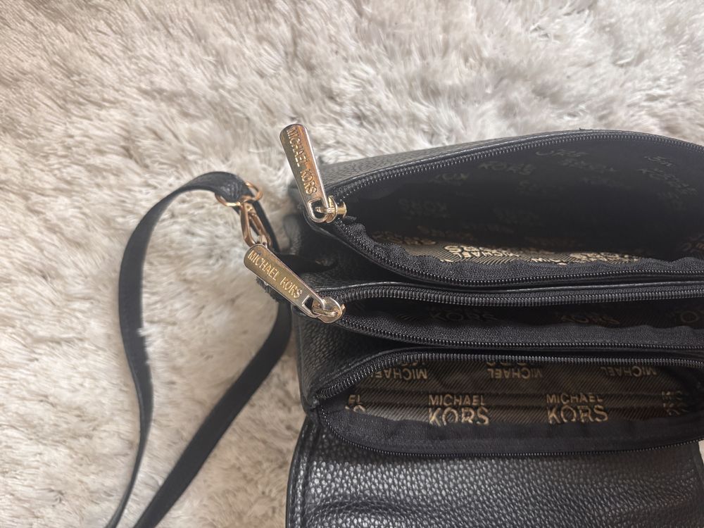 Elegancka Torebka saszetka na ramie Michael Kors Kopertówka