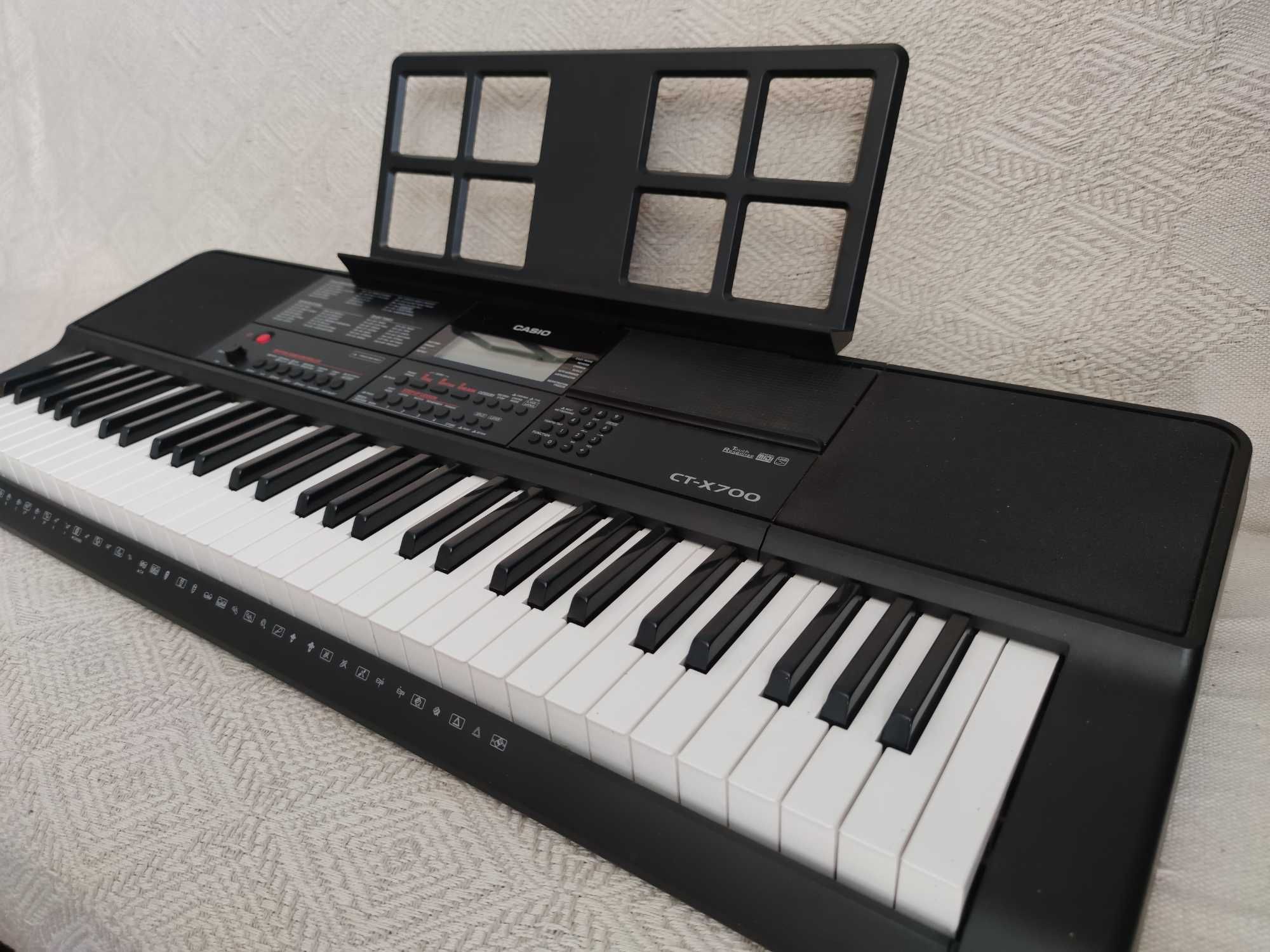 Syntezator Casio CT-X700