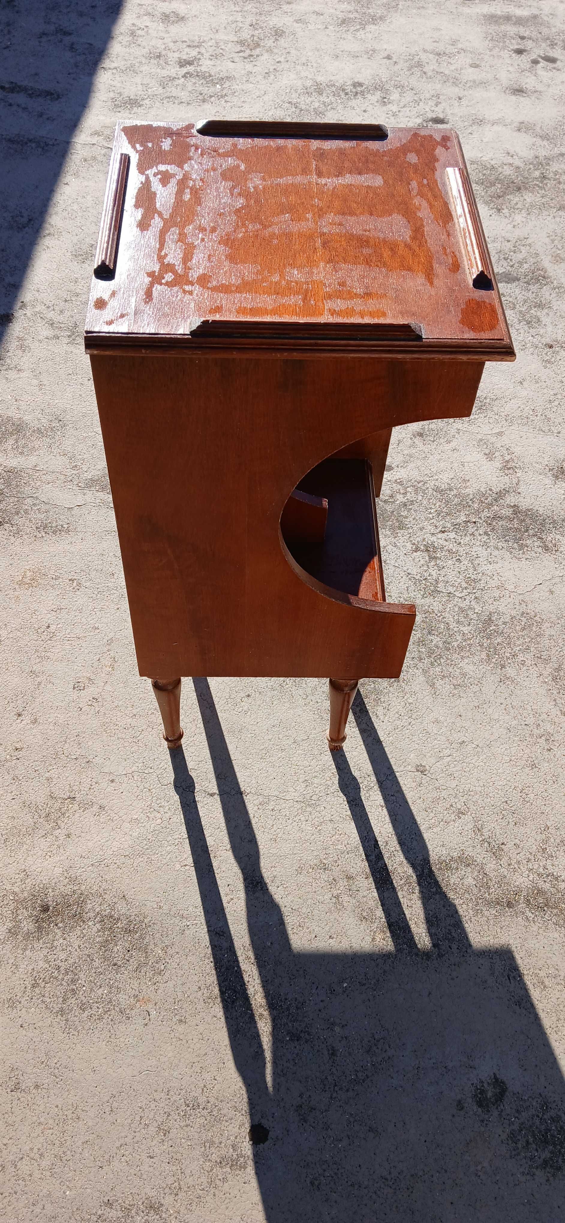 Mesa de cabeceira