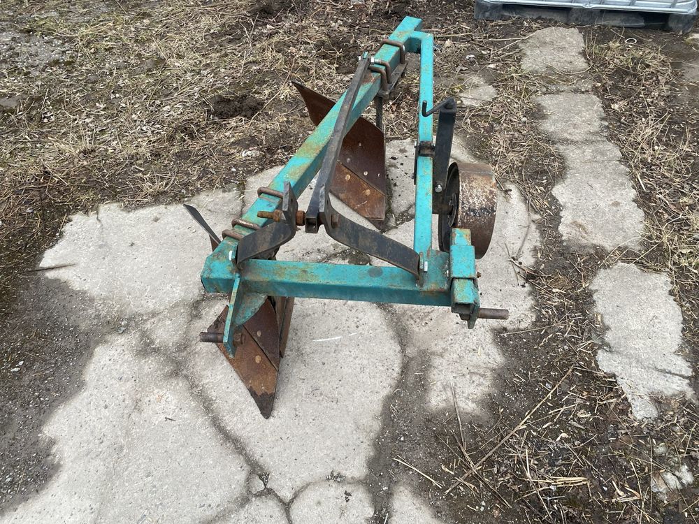 Продам двухкорпусний плуг