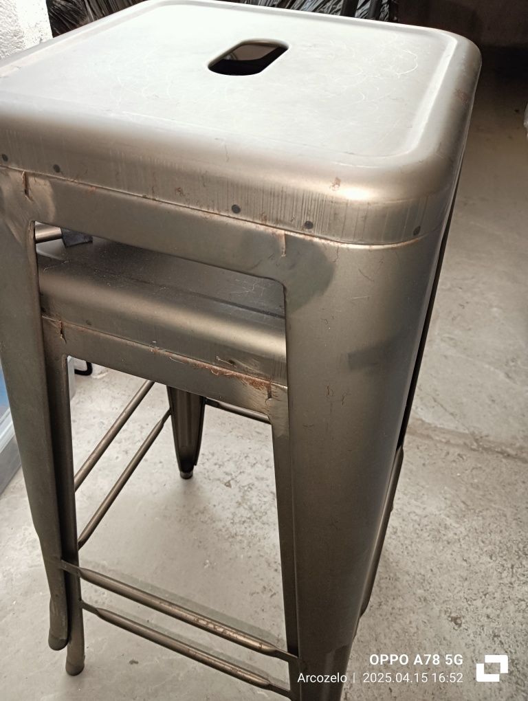 2 bancos altos estilo industrial Gato Preto