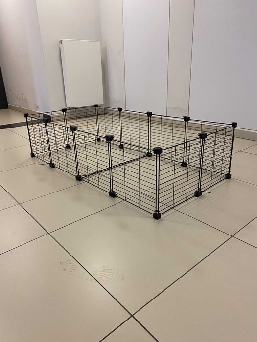 Ogromna klatka wybieg dla świnek morskich