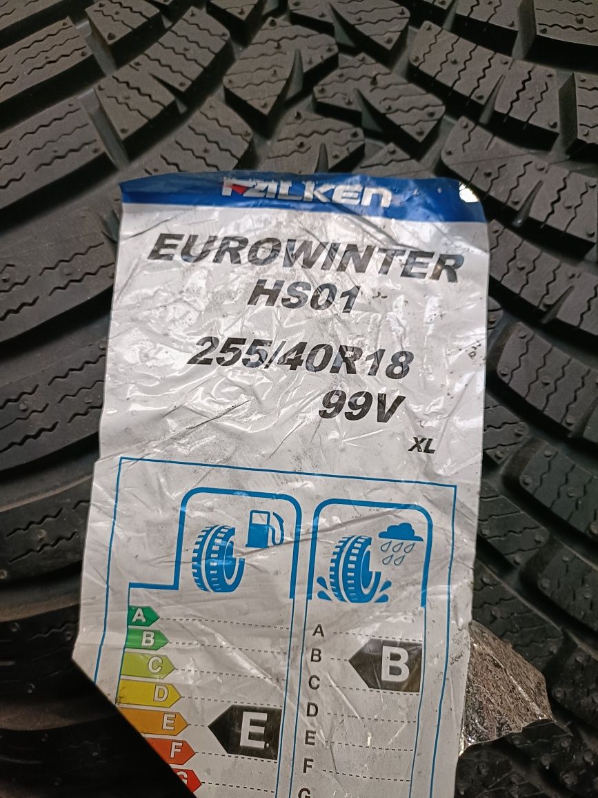 Opona Zimowa Falken EuroWinter HS01 255/40R18 99V