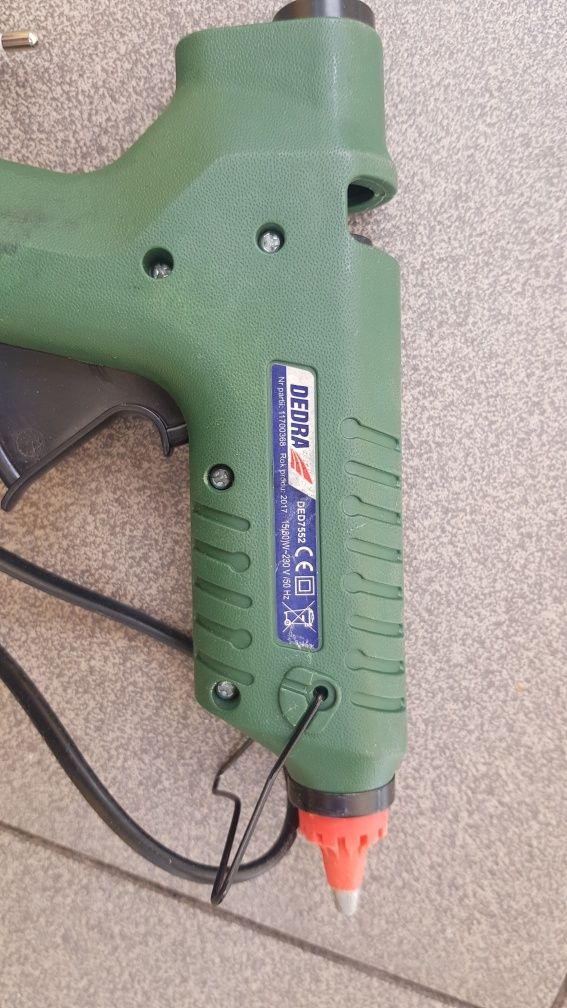 Pistolet do kleju na gorąco DEDRA 80w