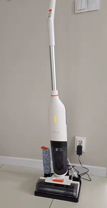 Inteligentny odkurzacz mopujący