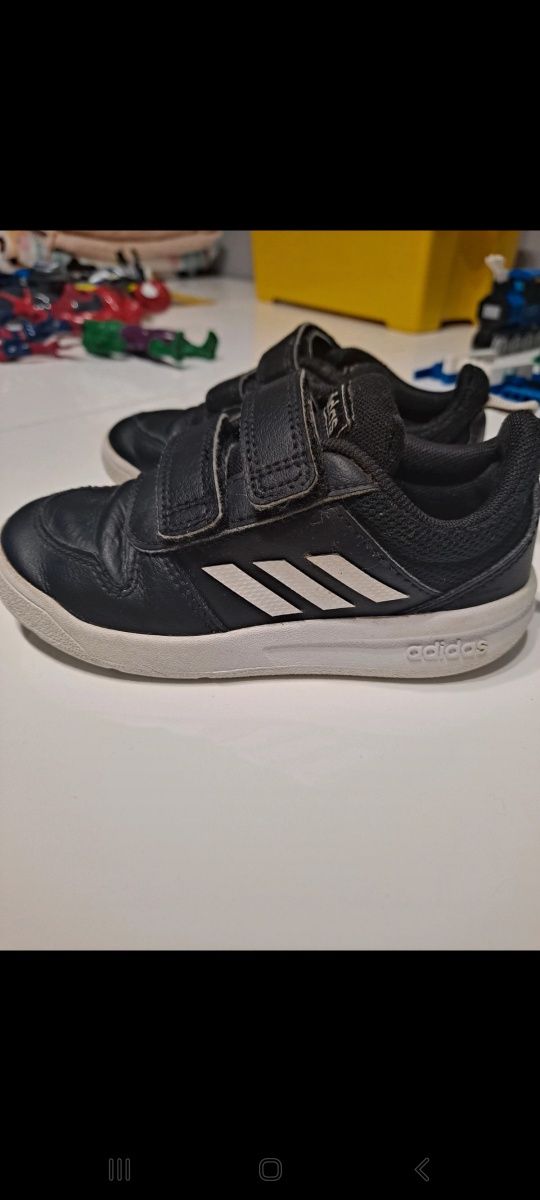 Adidasy dla chłopca