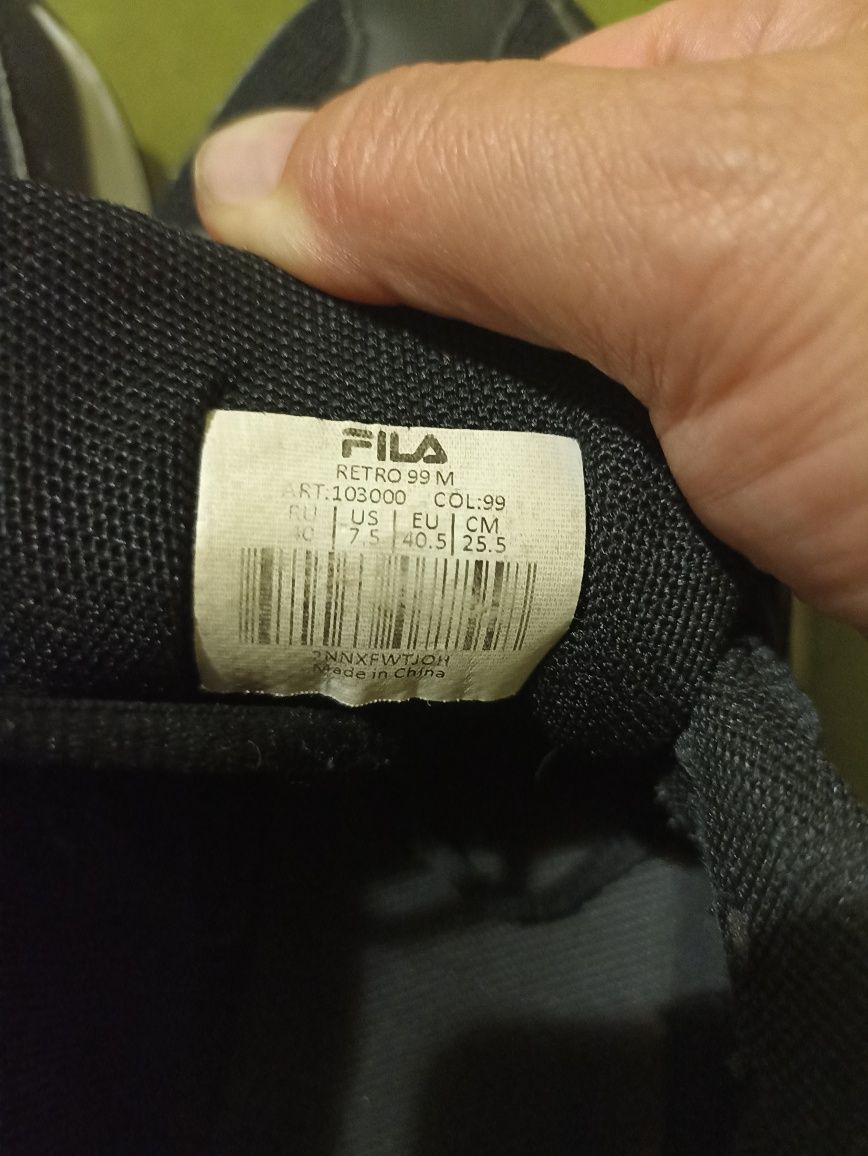 Продам кроссовки FILA в отличном состоянии.