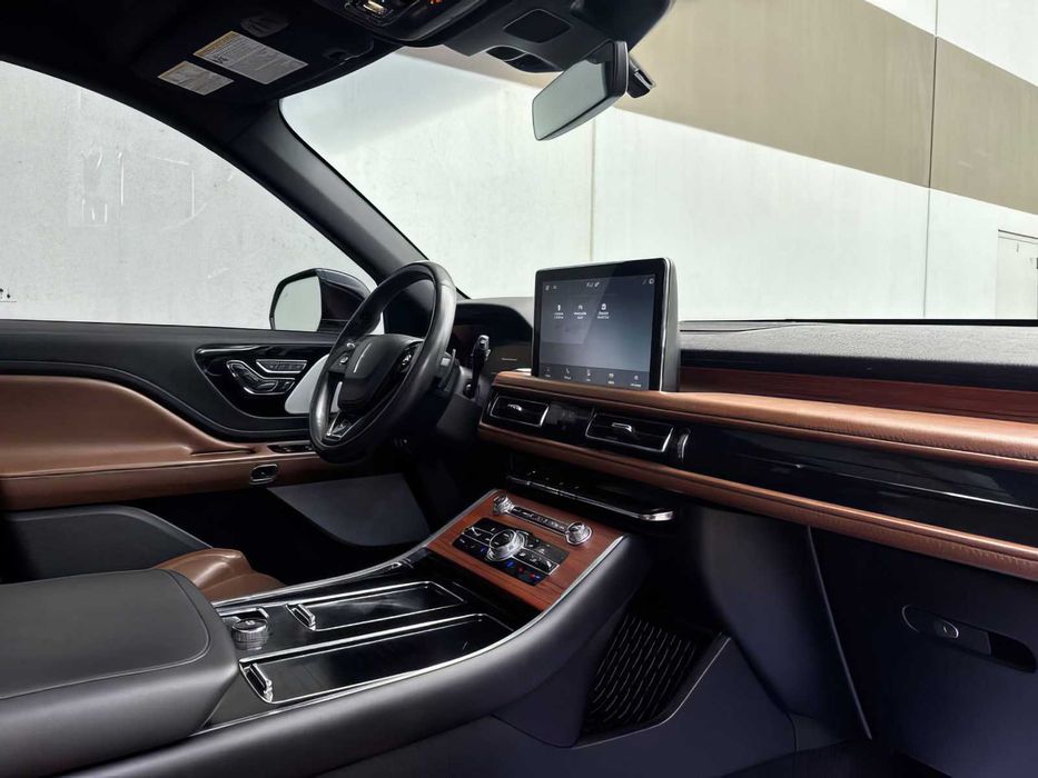 Lincoln Aviator      2020