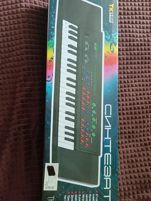 Продам синтезатор