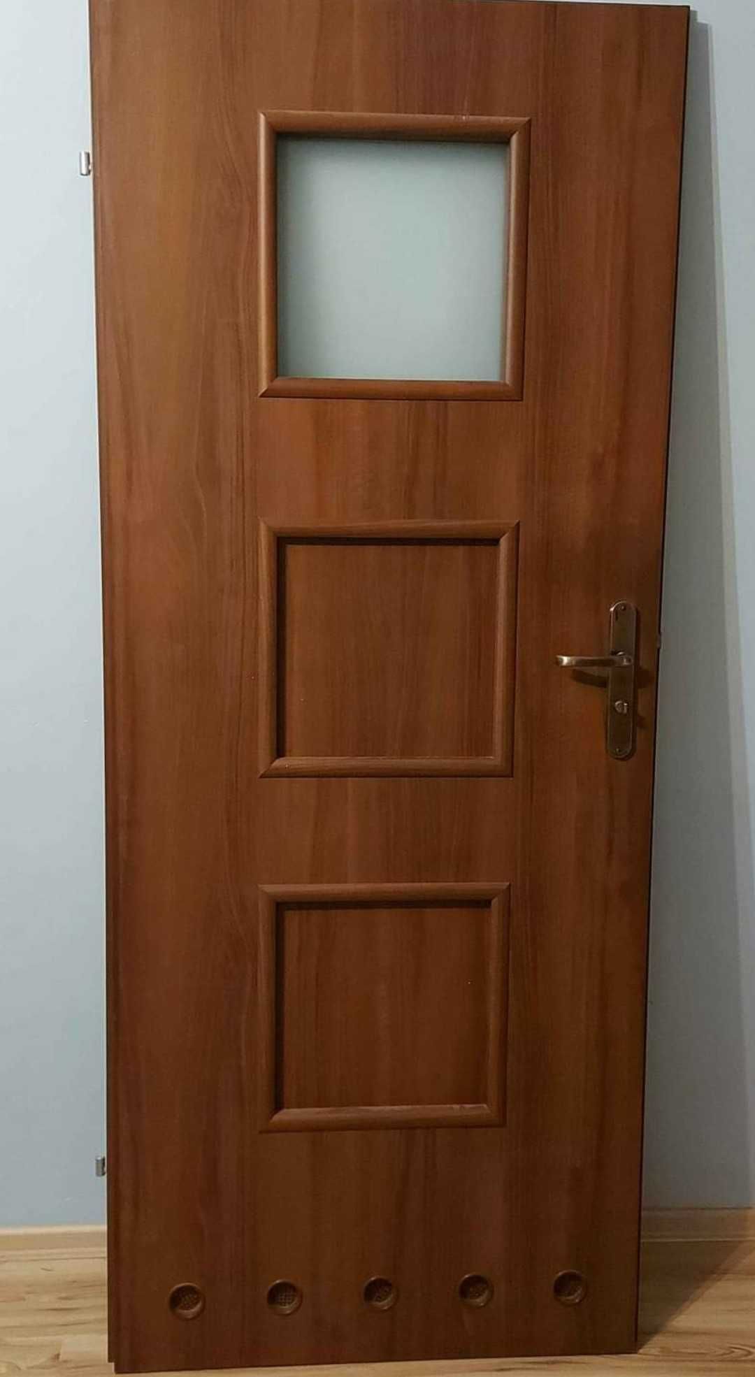 Drzwi 80 cm Prawe