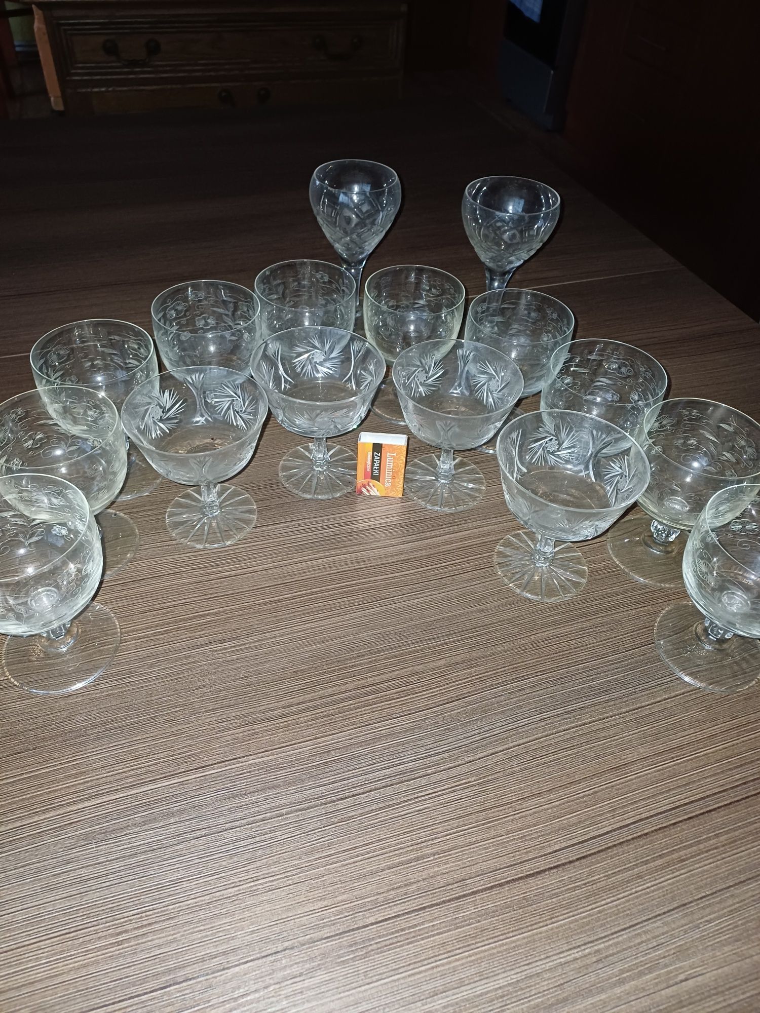 Kryształy z PRL kieliszki