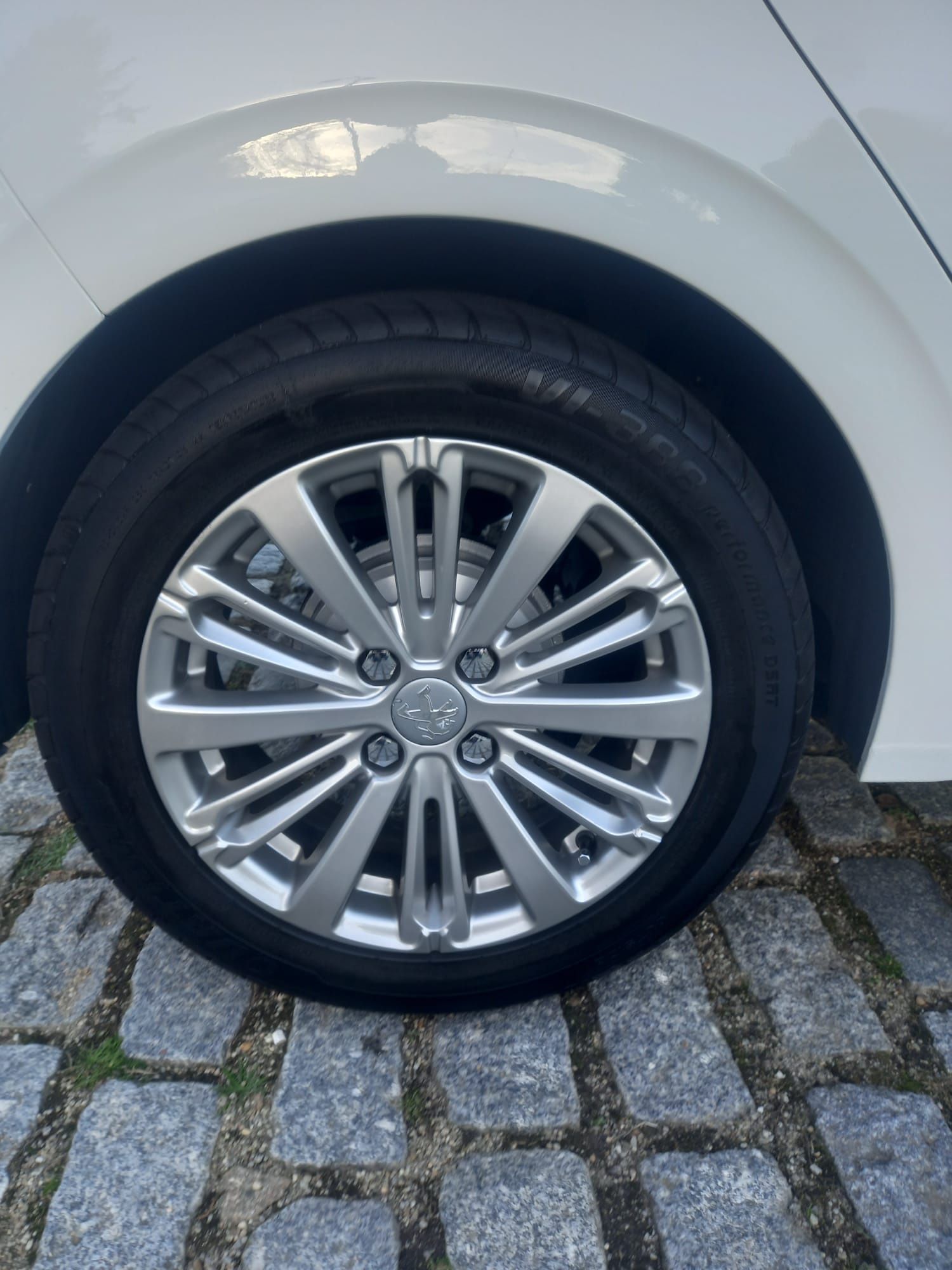 Peugeot 208 1.6 Hdi