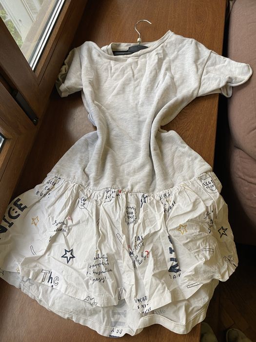 Серое белое платье Zara girls с воланом и принтом Сукня Турция Зара