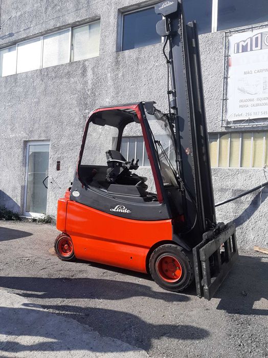 Empilhador electrico linde 3t