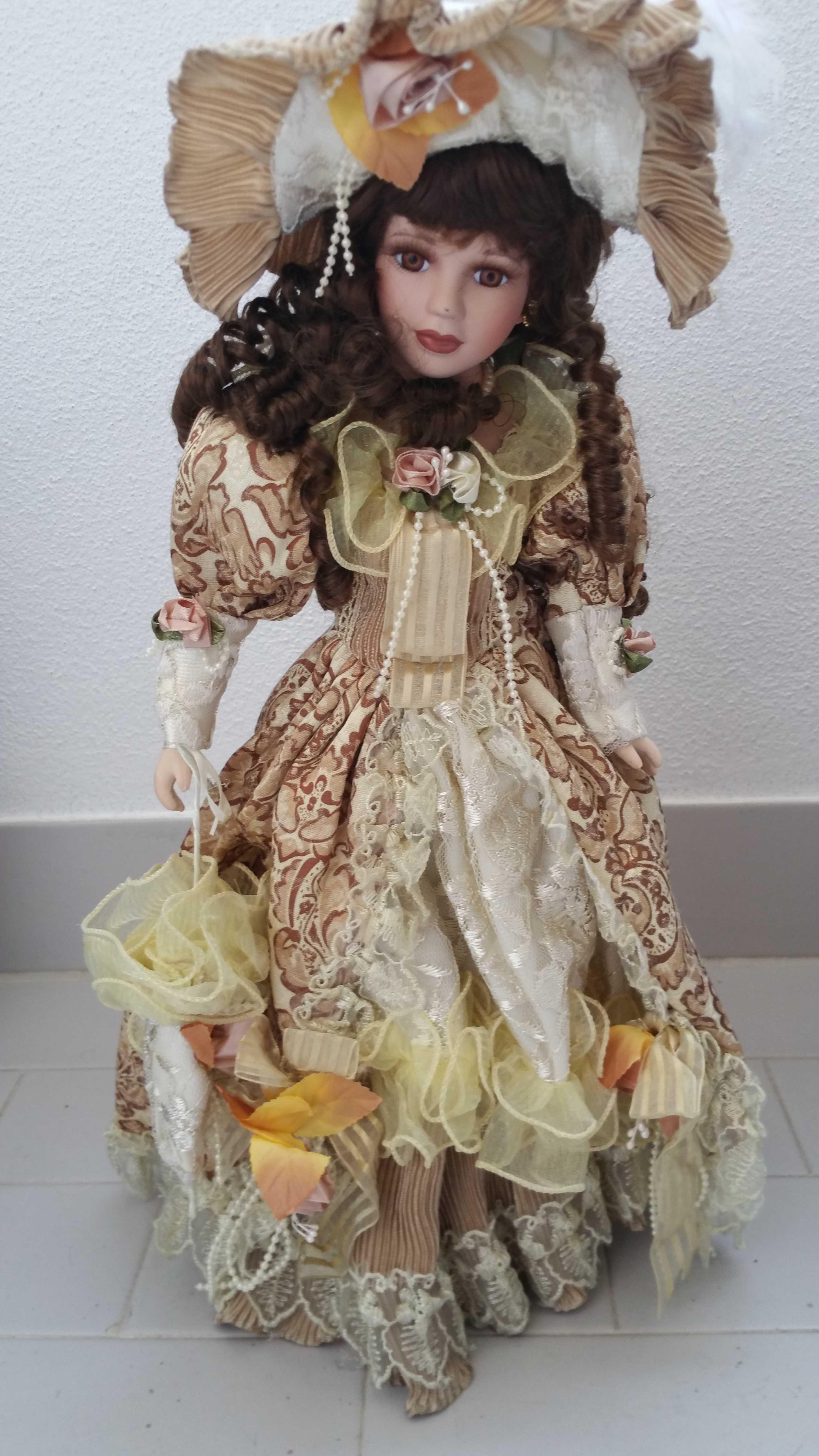 Boneca de coleção DOLL porcelana pintada á mão.