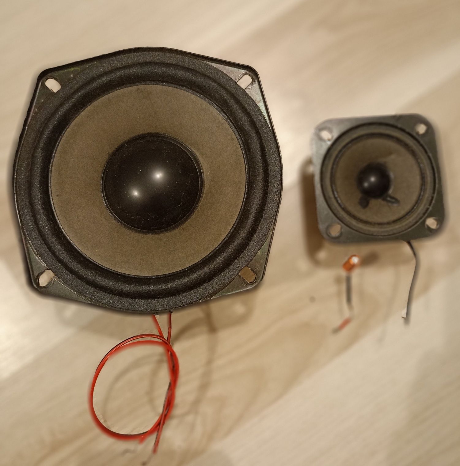 głosniki 6 ohm 20W, 8 ohm 10W