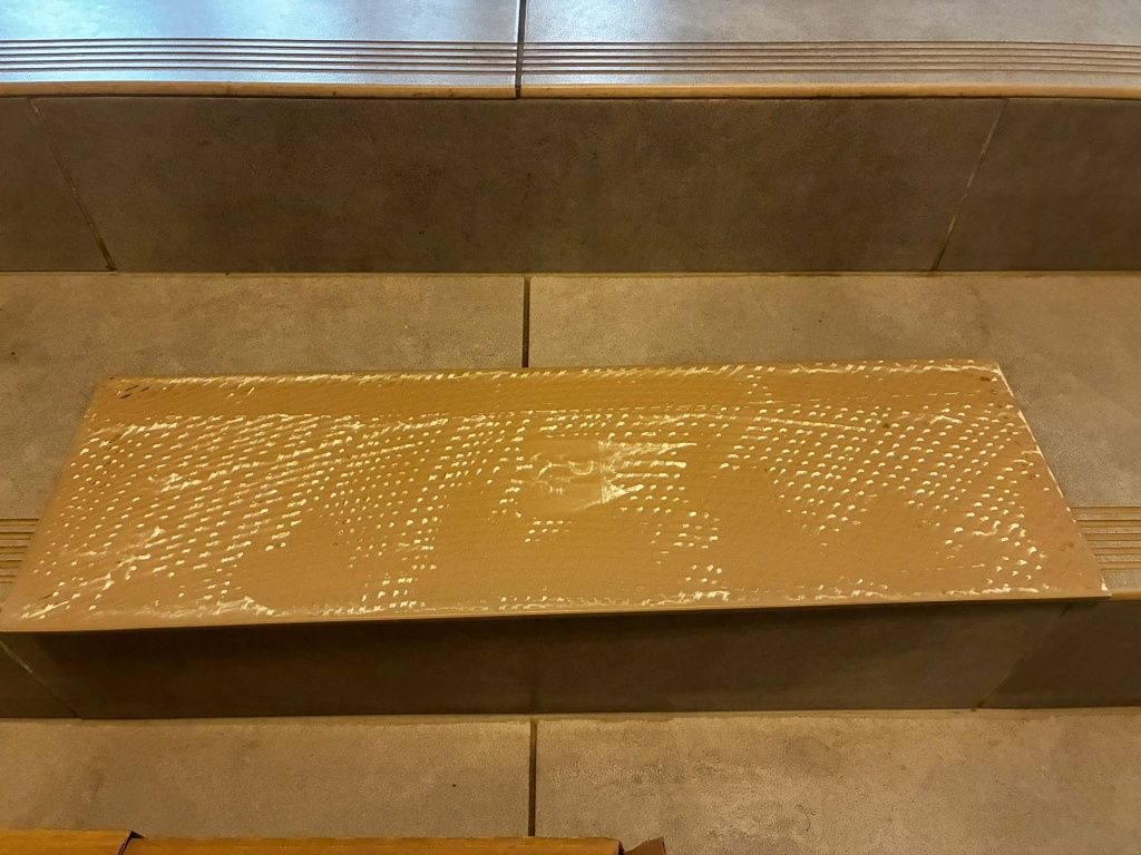 Gres szkliwiony imitacja dębu słonecznego.  40m2
